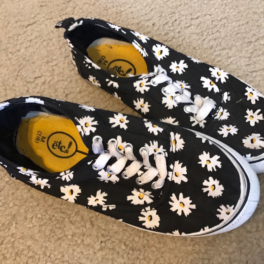 Flower print shoes